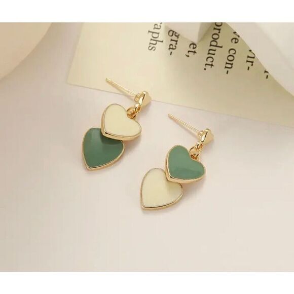 NWT Green Milky White Two-Toned Double Heart Boho Dangle Earrings - Picture 2 of 10